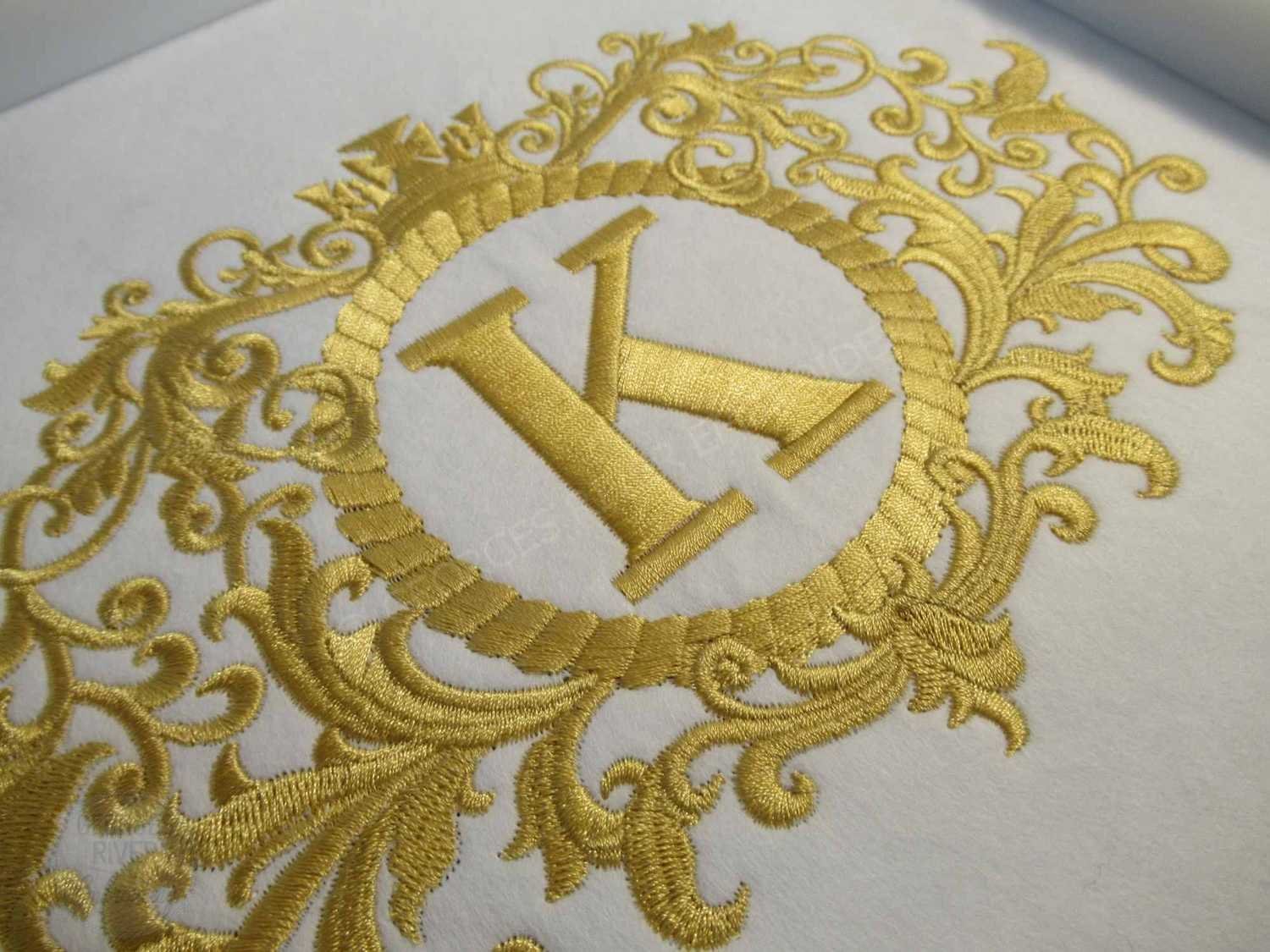 Embroidered Towel Set King Queen - Image 2